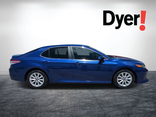 Used 2018 Toyota Camry LE FWD image 2