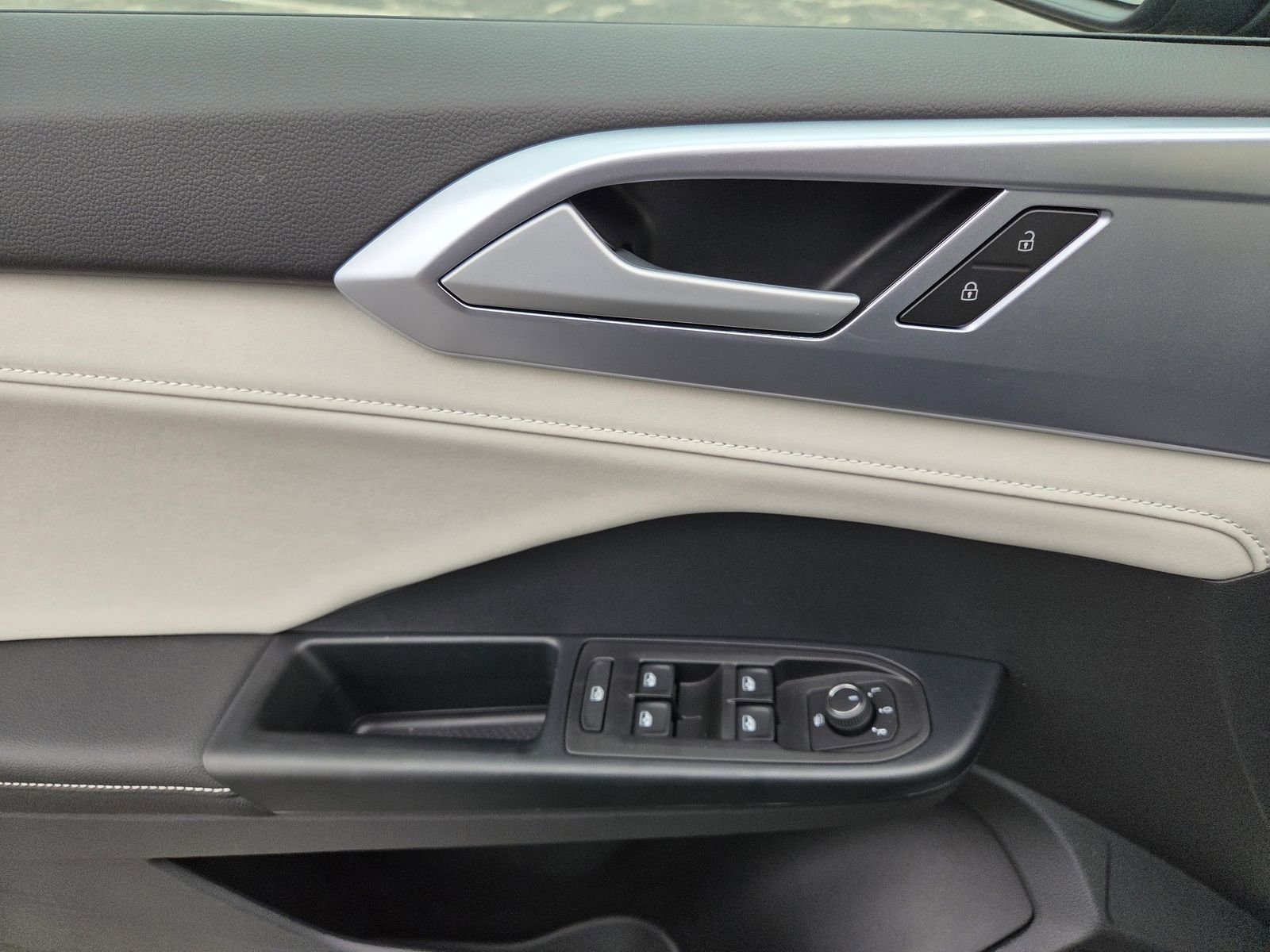 New 2026 Volkswagen Taos SE AWD/4WD image 19