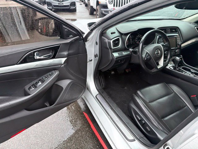 Used 2020 Nissan Maxima 3.5 SL w/ Floor Mat Group FWD image 9