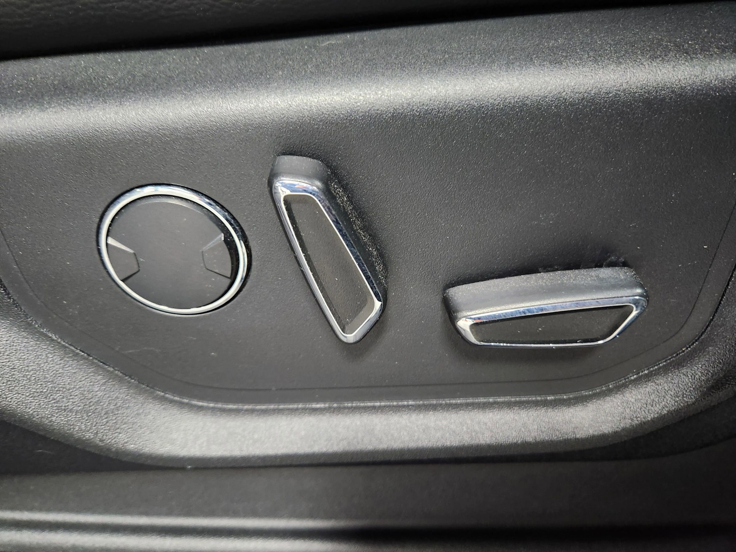 Used 2017 Ford F150 Lariat w/ Equipment Group 502A Luxury image 48