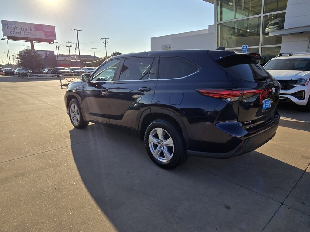 Used 2023 Toyota Highlander L image 7