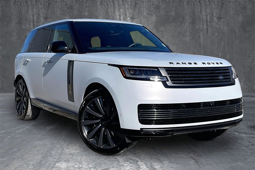 New 2026 Land Rover Range Rover SV image 2