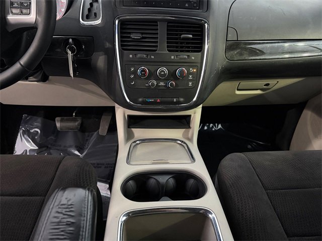Used 2013 Dodge Grand Caravan SXT w/ UConnect Hands-Free Group image 11