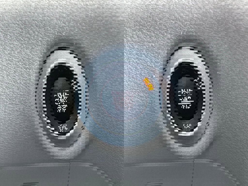 Used 2024 Chrysler Pacifica Touring-L image 19