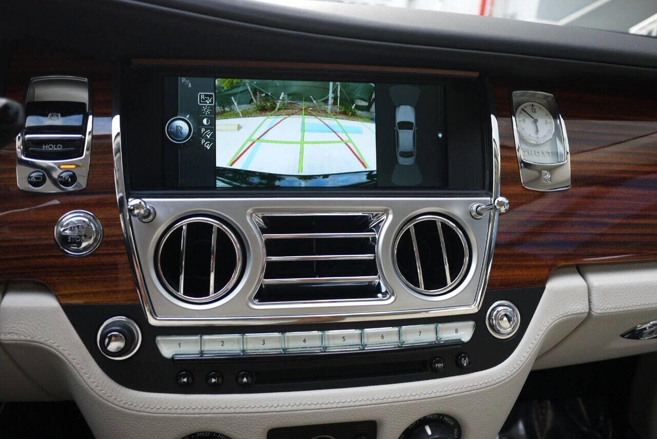 Used 2010 Rolls-Royce Ghost image 17