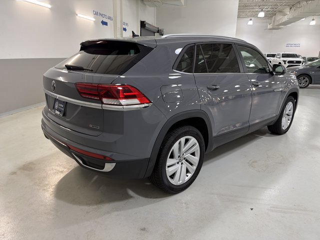 Certified 2021 Volkswagen Atlas Cross Sport SE w/ Panoramic Sunroof Package AWD/4WD image 9