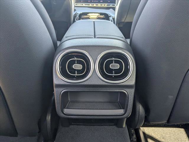 Used 2025 Mercedes-Benz C 300 Sedan image 18