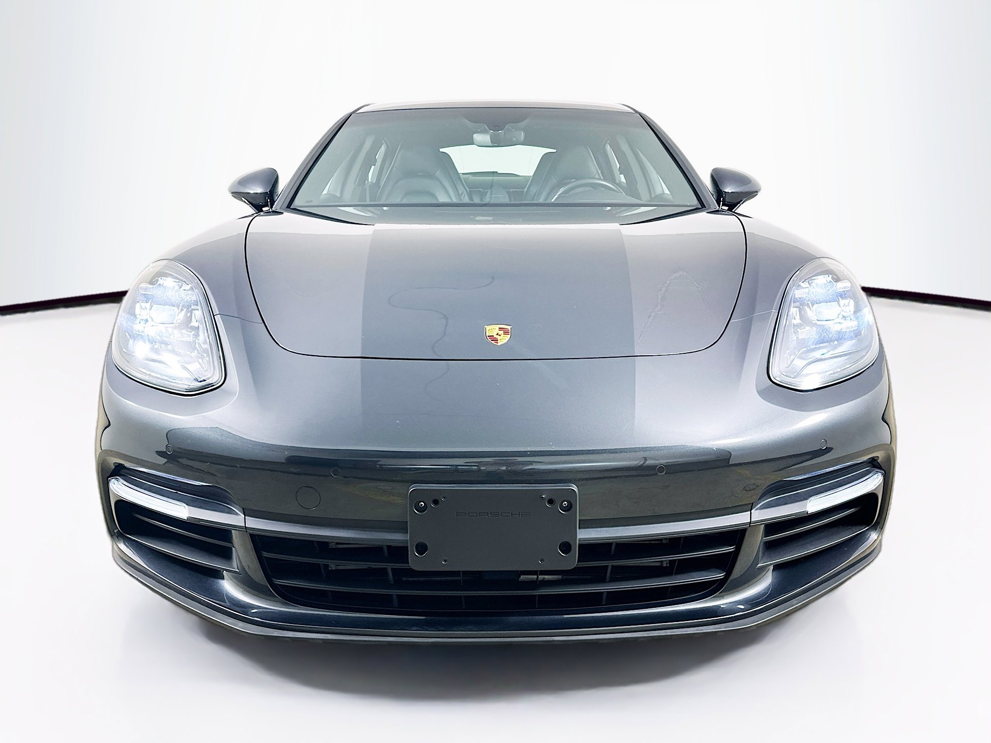 Used 2018 Porsche Panamera 4 w/ Premium Package image 2