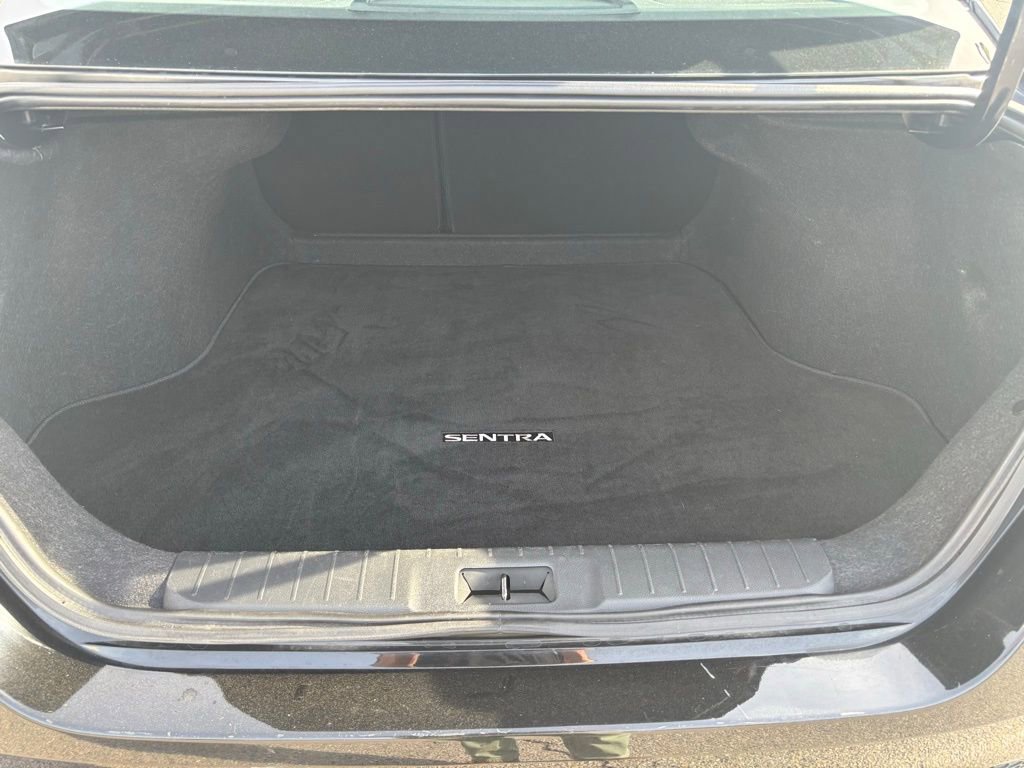 Used 2025 Nissan Sentra SV FWD image 10