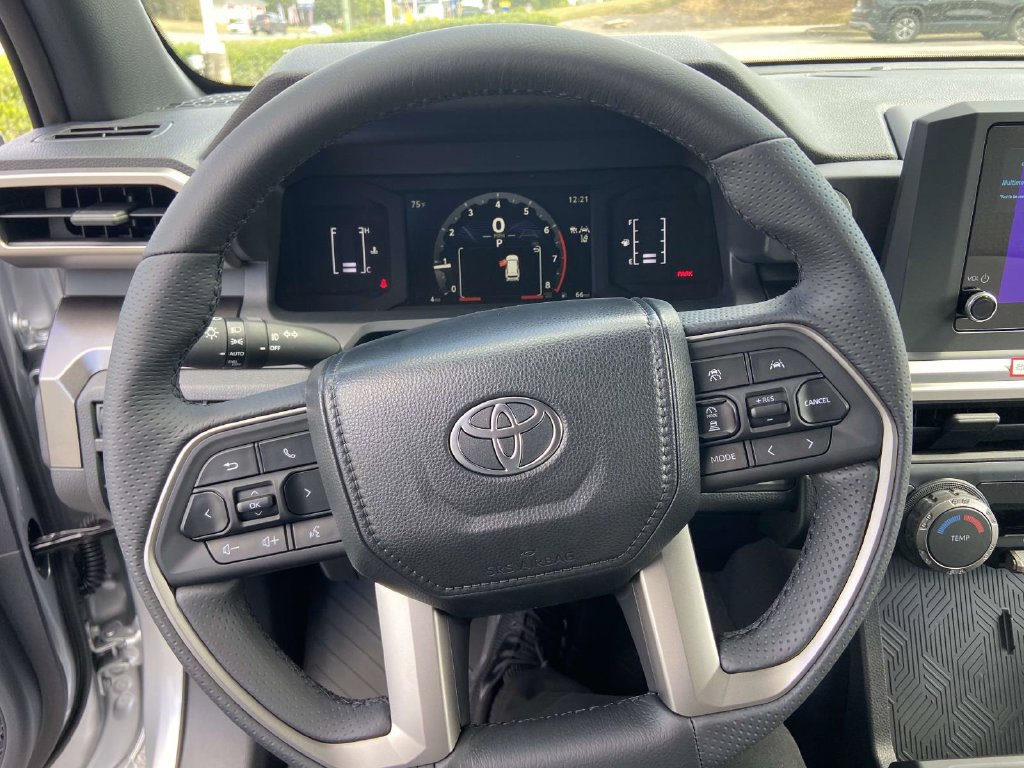 New 2026 Toyota 4Runner SR5 AWD/4WD image 25