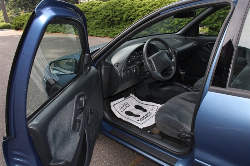 Used 1997 Chevrolet Cavalier LS w/ Preferred Equipment Group 1 FWD image 5