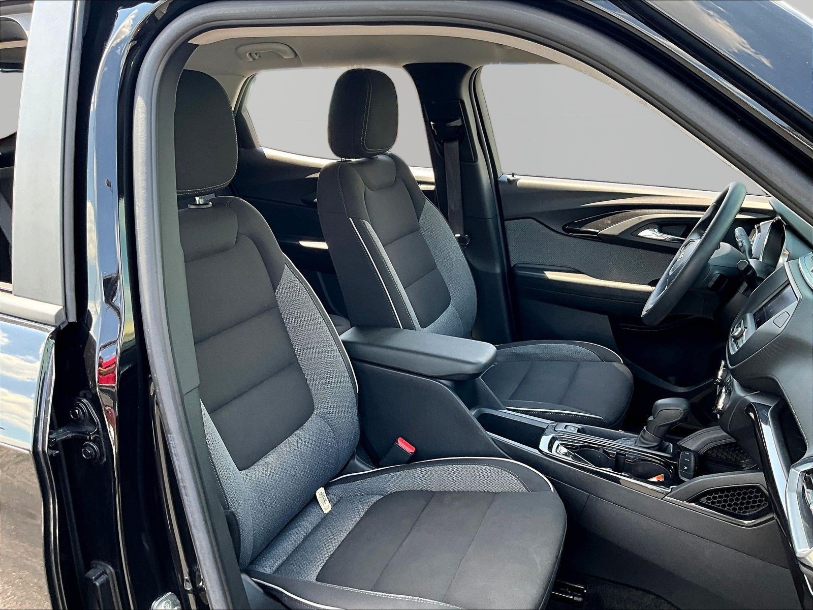 Used 2023 Chevrolet TrailBlazer LT FWD image 27