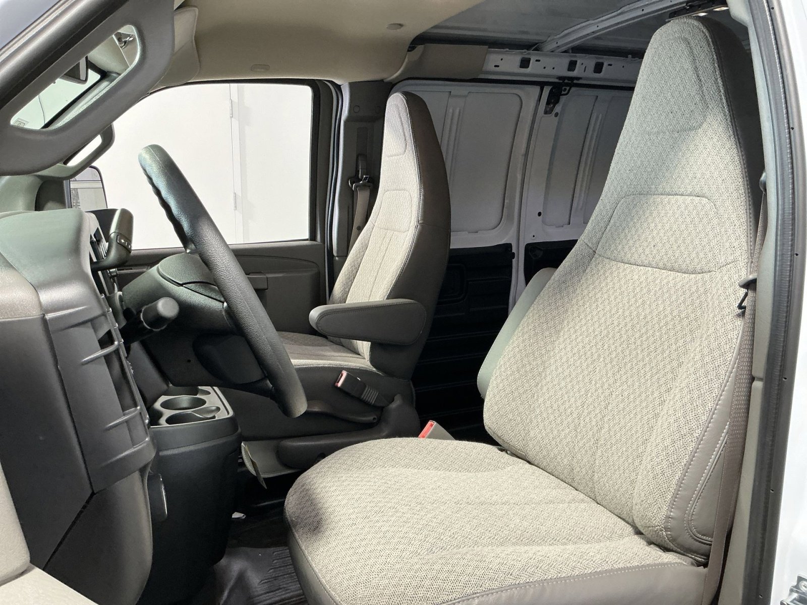 New 2026 Chevrolet Express 2500 RWD image 21