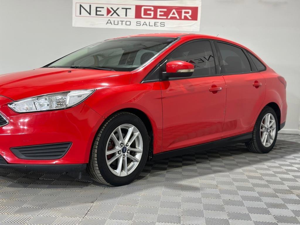 Used 2015 Ford Focus SE FWD image 6