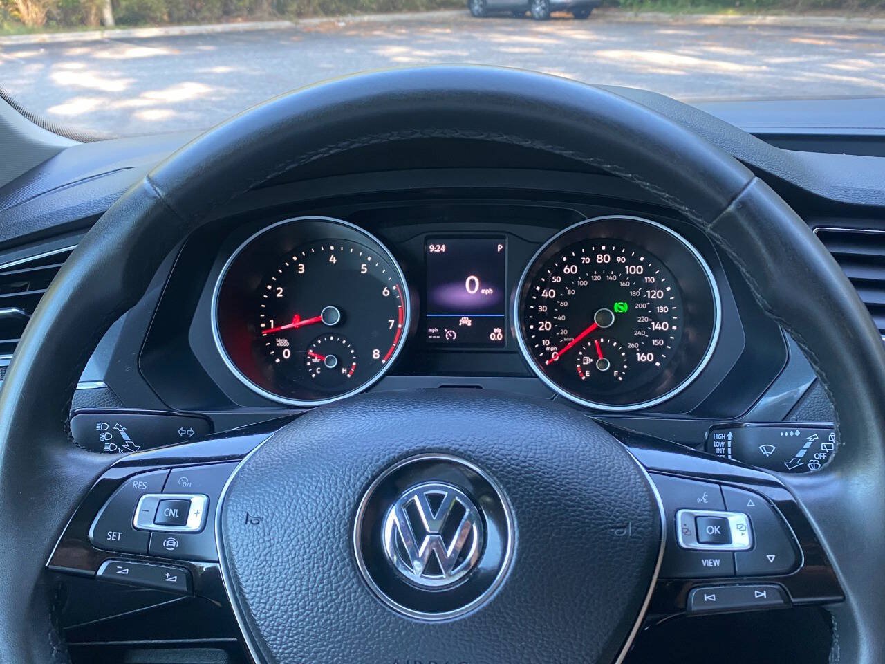 Used 2020 Volkswagen Tiguan SE FWD image 22