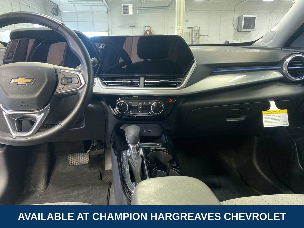 Used 2024 Chevrolet Trax LT w/ Driver Confidence Package FWD image 27