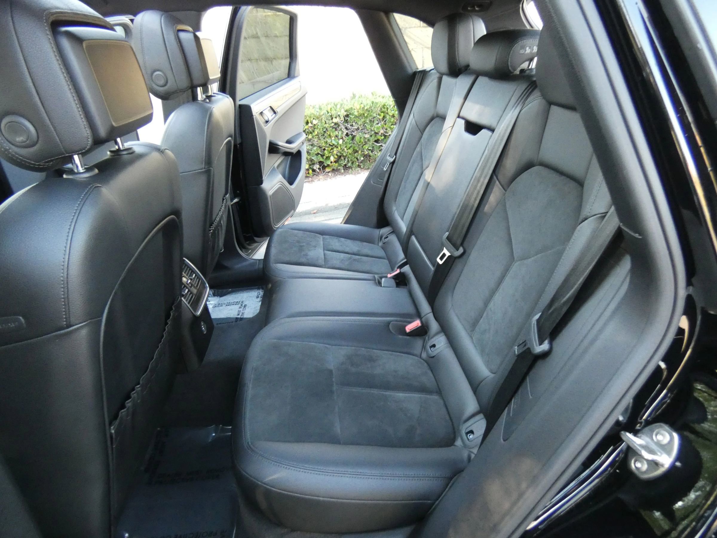 Used 2018 Porsche Macan Sport Edition image 49