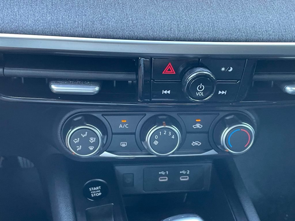 Used 2025 Nissan Kicks SV FWD image 27