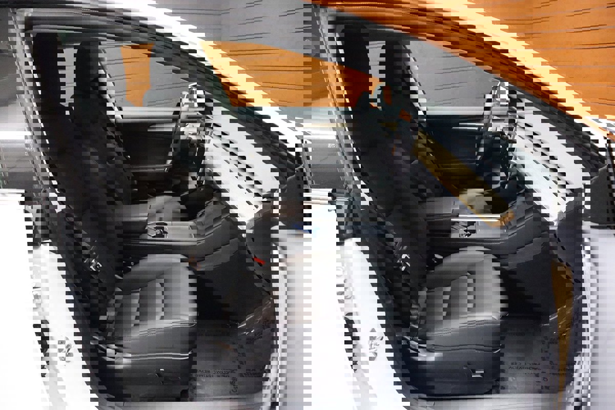 Used 2023 Tesla Model 3 Standard Range image 60