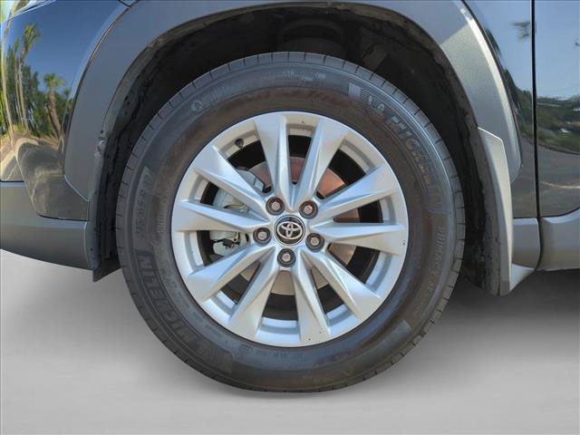 Used 2023 Toyota Corolla Cross LE w/ Moonroof Package FWD image 13