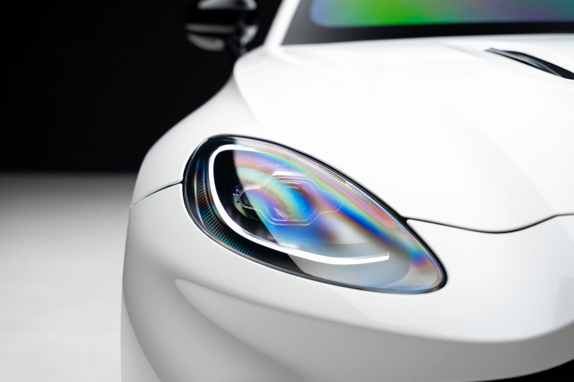 Used 2021 Aston Martin DBX AWD/4WD image 8