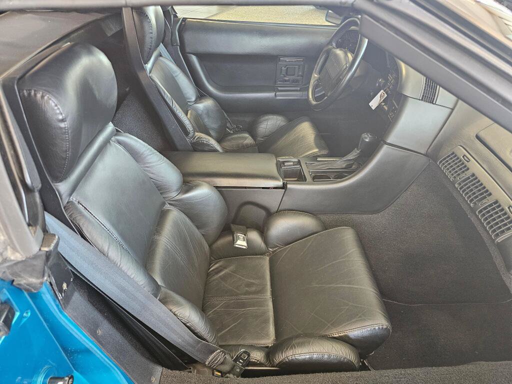 Used 1992 Chevrolet Corvette Convertible RWD image 14