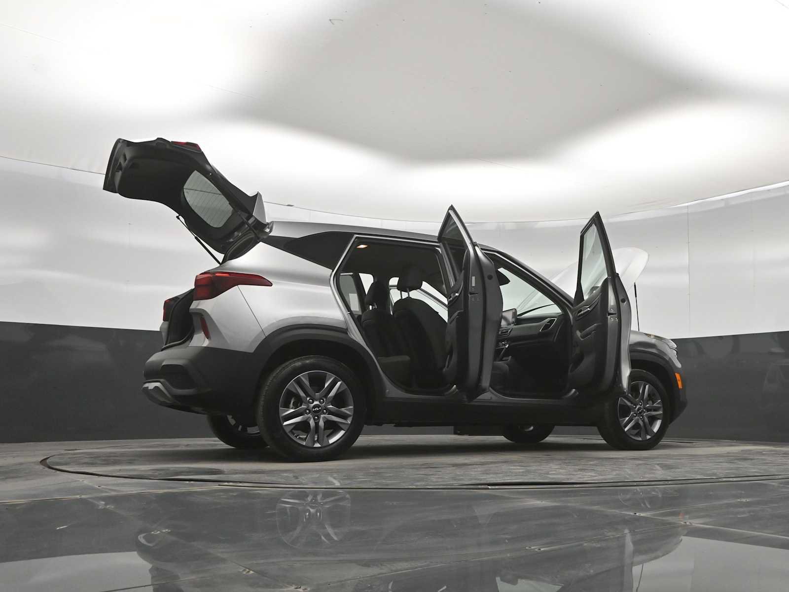 Used 2022 Kia Seltos LX AWD/4WD image 46