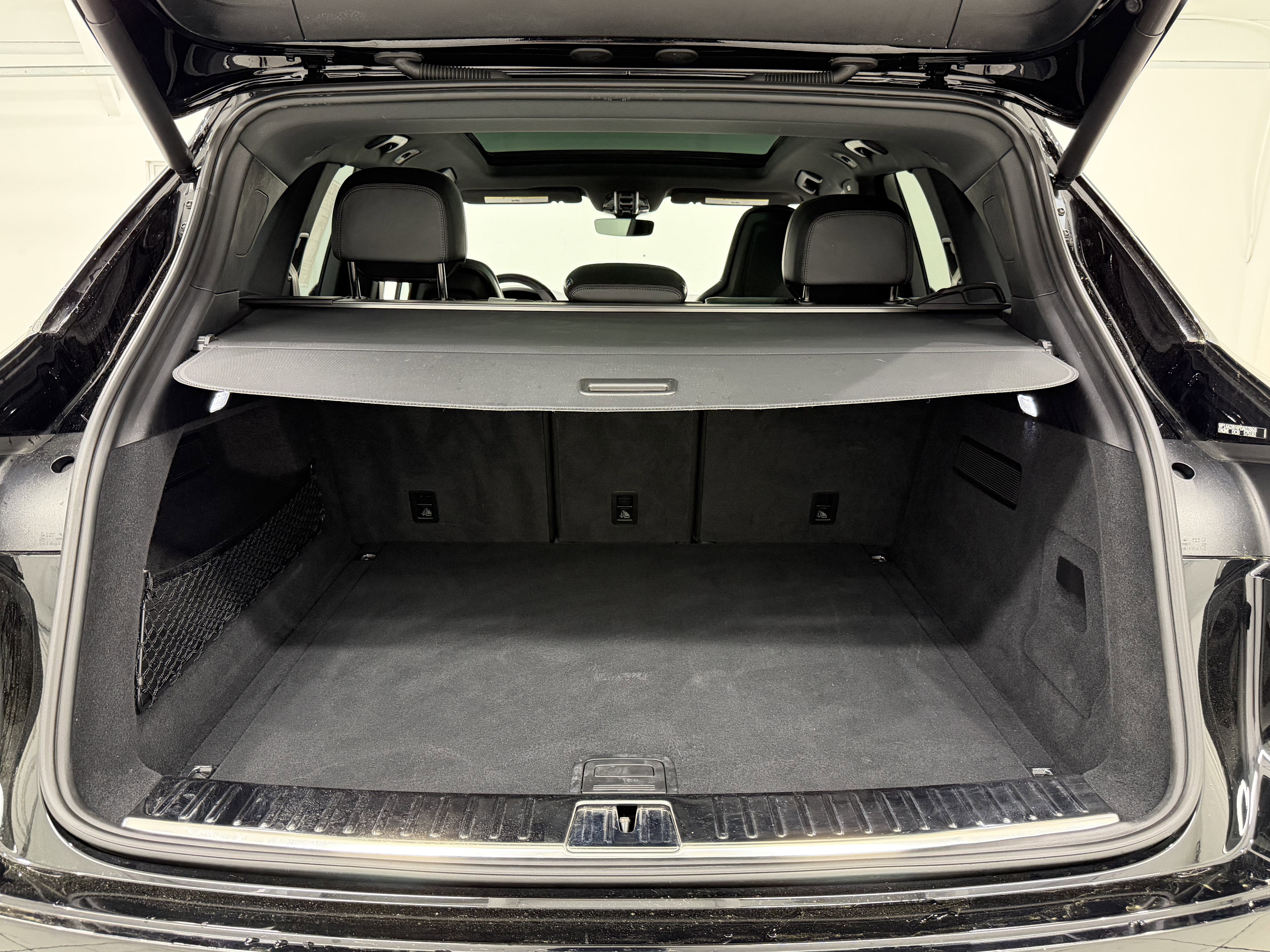 Certified 2023 Porsche Cayenne Platinum Edition image 66