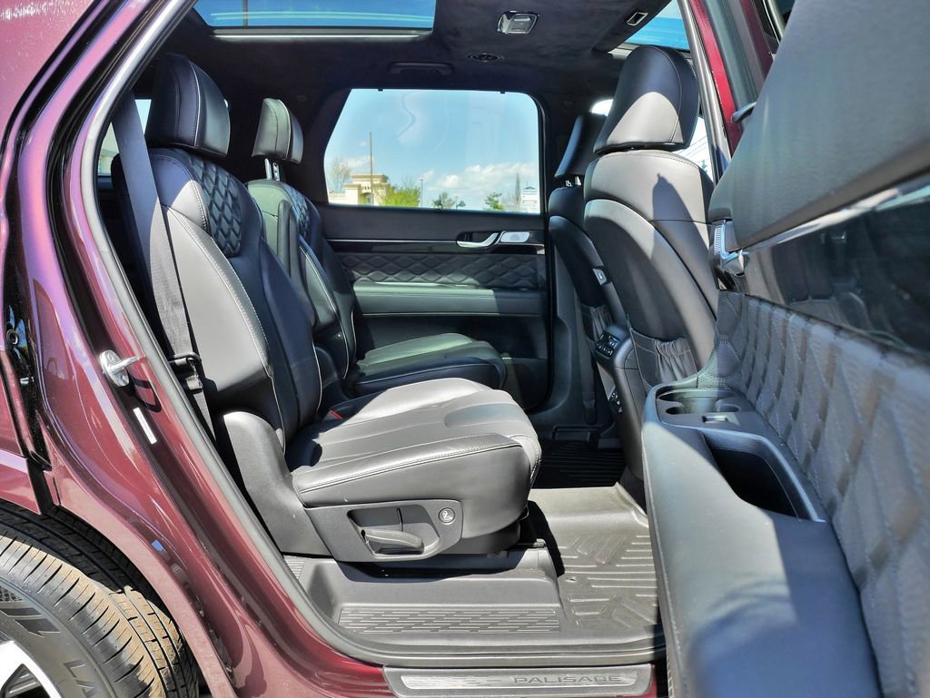 Used 2022 Hyundai Palisade Calligraphy image 11
