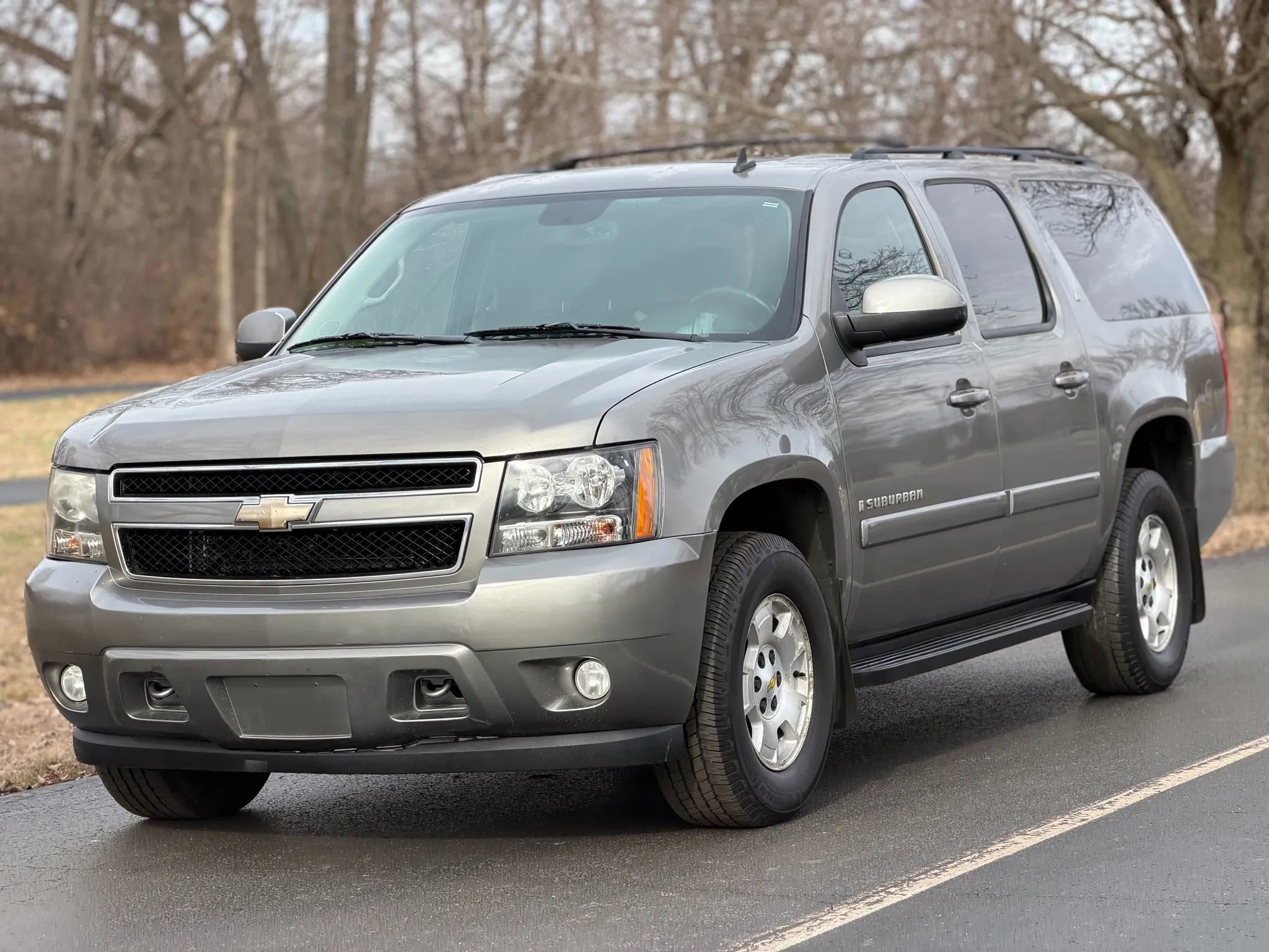 Used 2008 Chevrolet Suburban LT w/ LT Preferred Equipment Group image 1