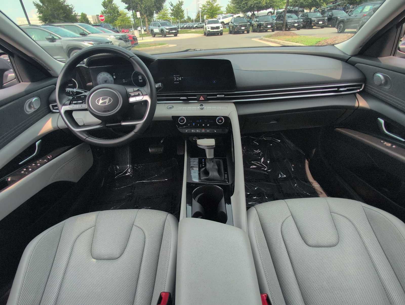 Used 2024 Hyundai Elantra Limited FWD image 15