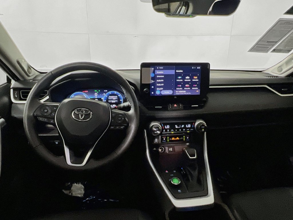 Used 2025 Toyota RAV4 Limited AWD/4WD image 27