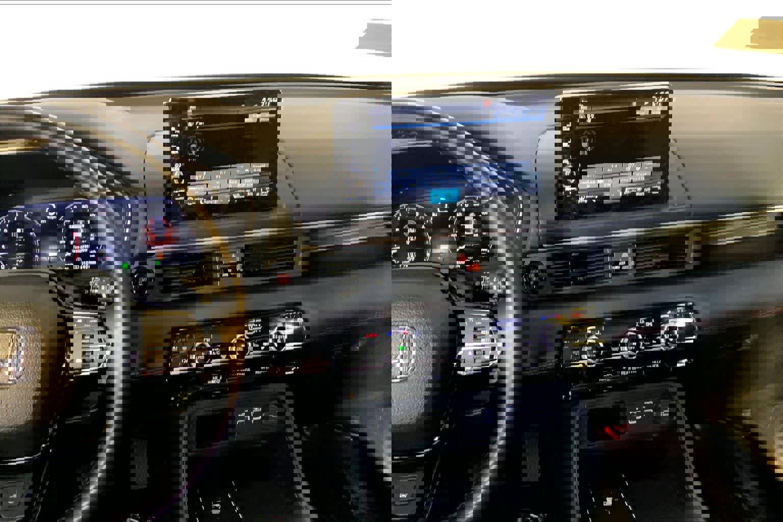 Used 2025 Honda Pilot Black Edition image 16