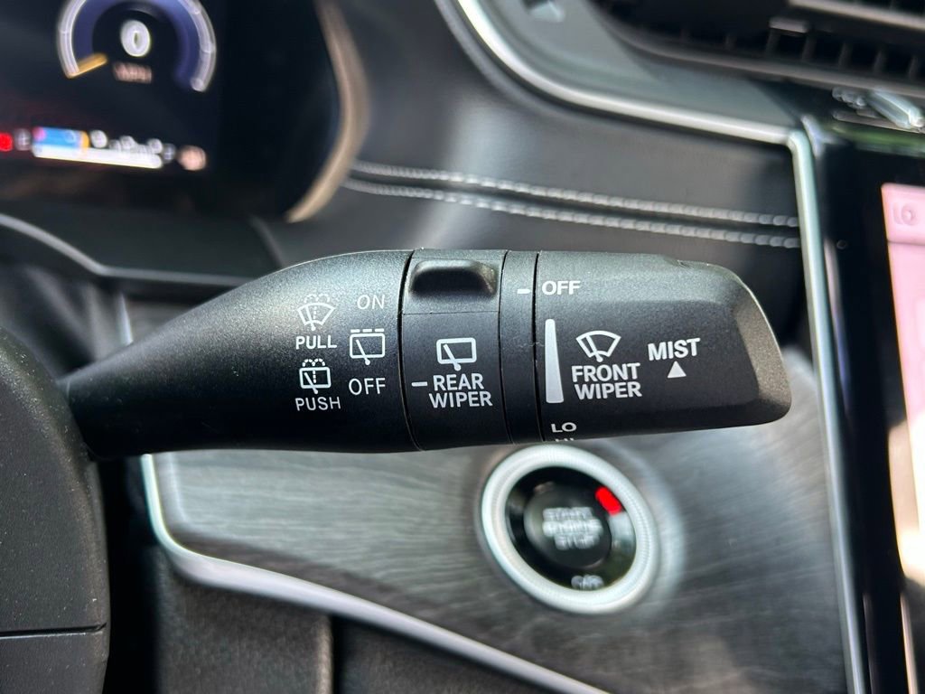 Certified 2024 Jeep Grand Cherokee Limited w/ Black Appearance Package image 50