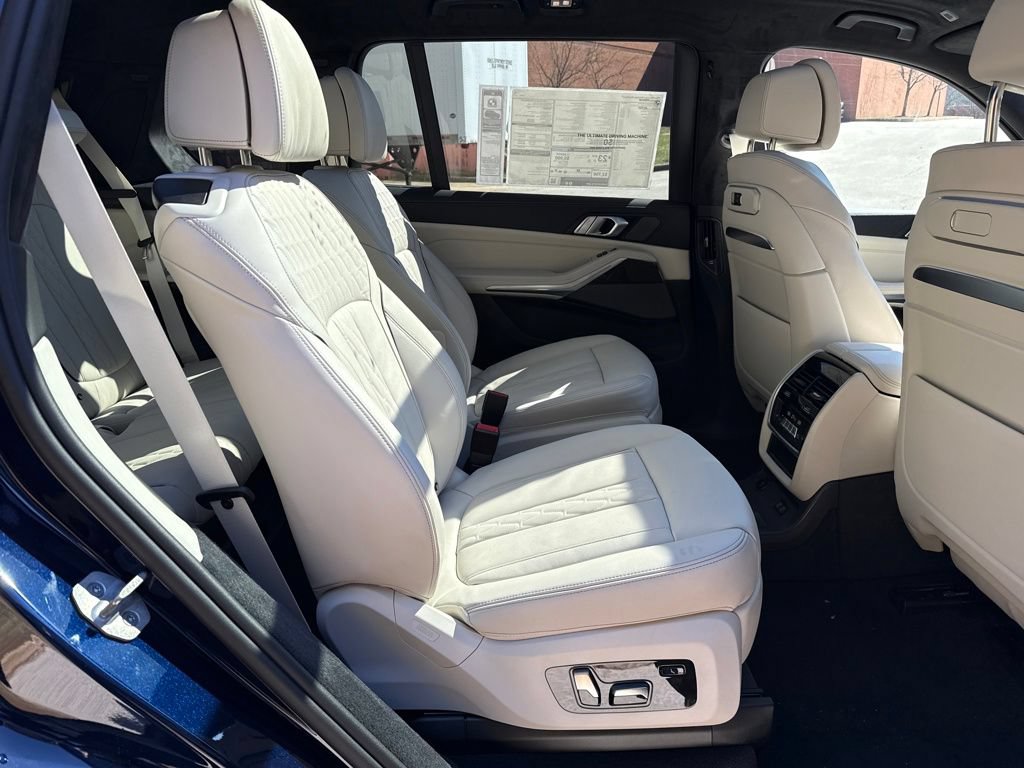 New 2026 BMW X7 xDrive40i w/ M Sport Package AWD/4WD image 30