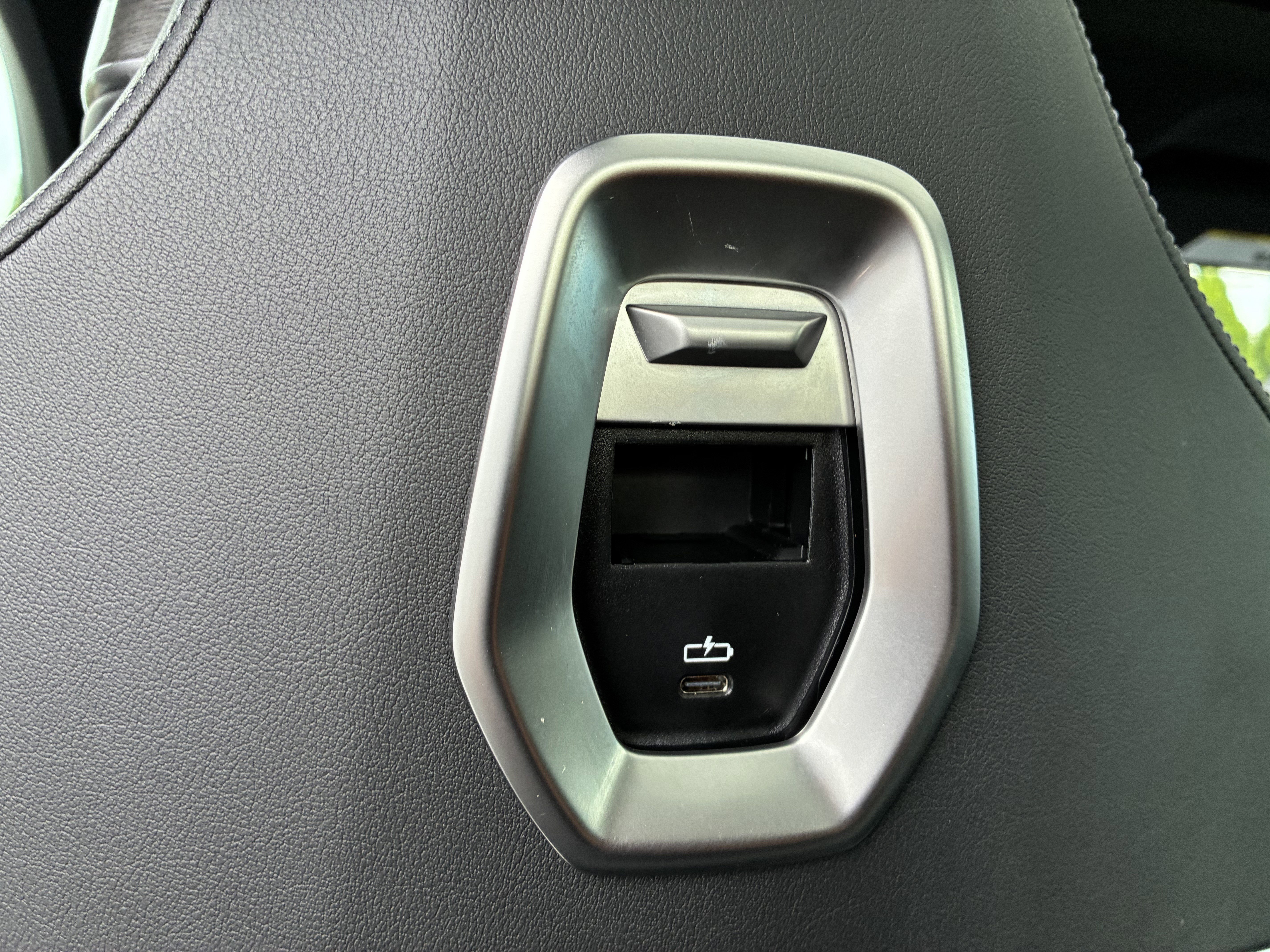 Used 2025 BMW 740i xDrive AWD/4WD image 18