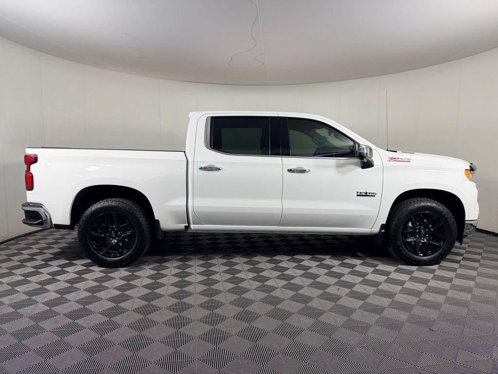 Used 2023 Chevrolet Silverado 1500 LTZ w/ Z71 Off-Road Package AWD/4WD image 7