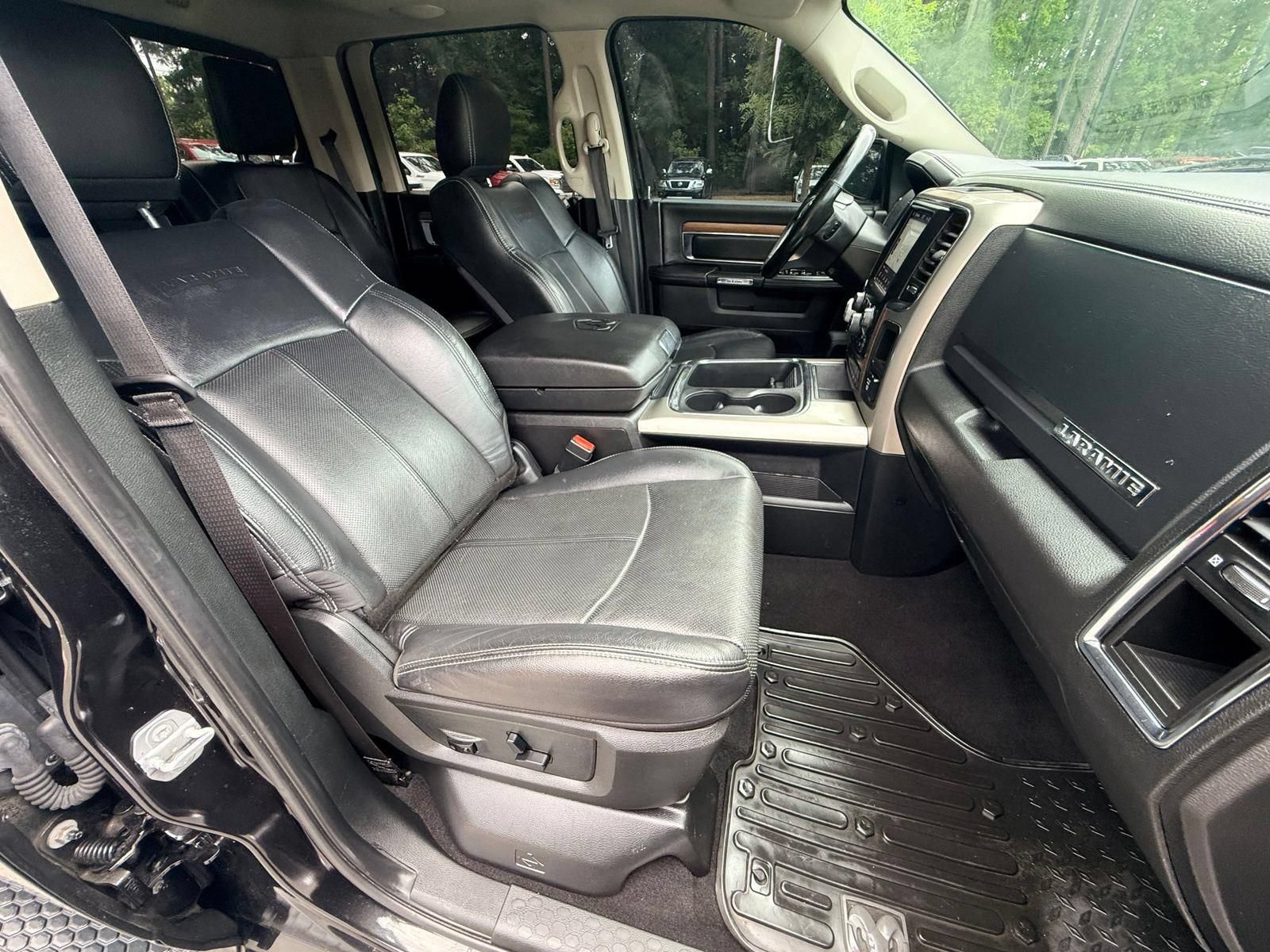 Used 2018 RAM 1500 Laramie w/ Convenience Group AWD/4WD image 25