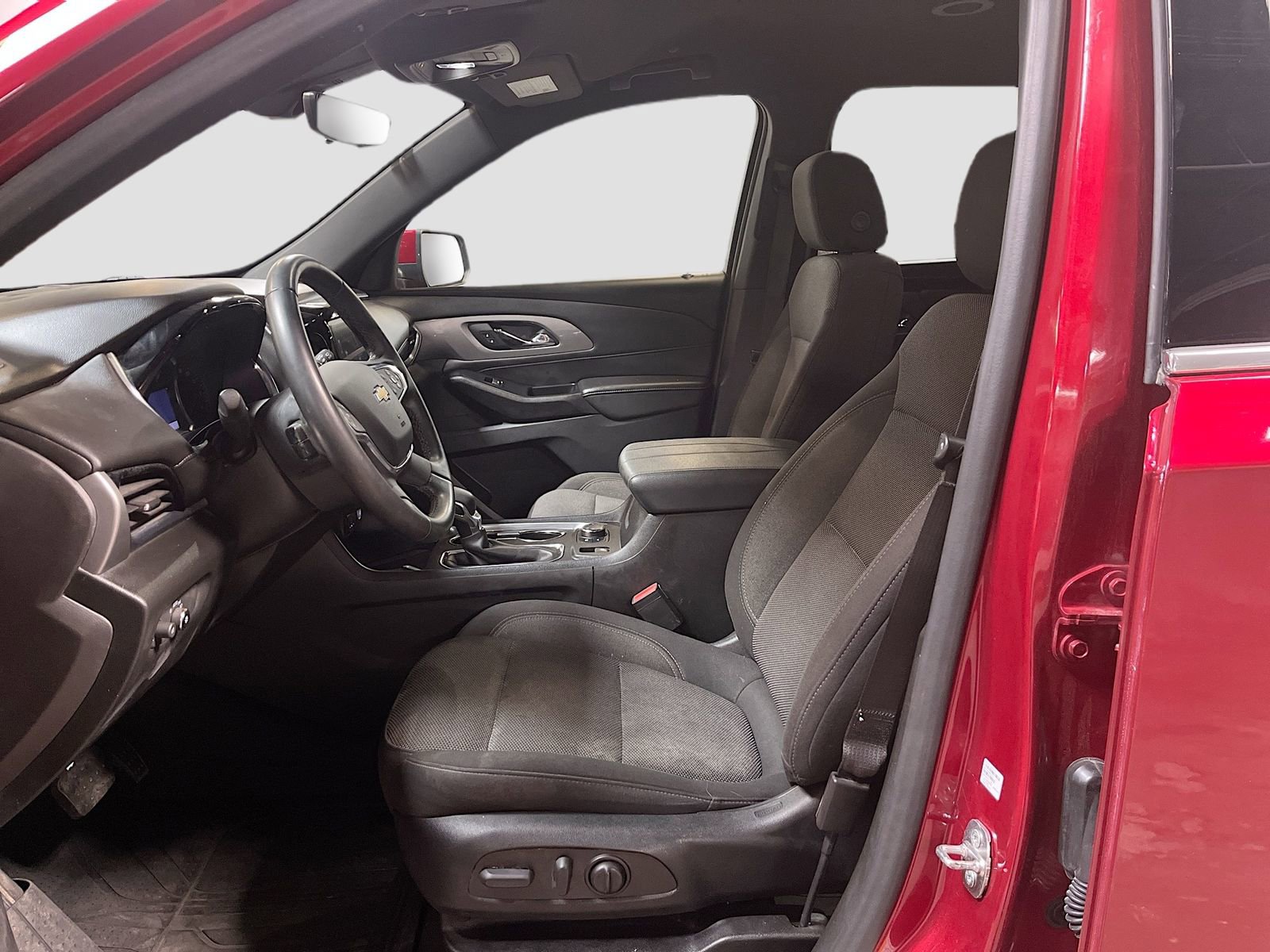 Used 2023 Chevrolet Traverse LT w/ Rear Camera Mirror Package image 20