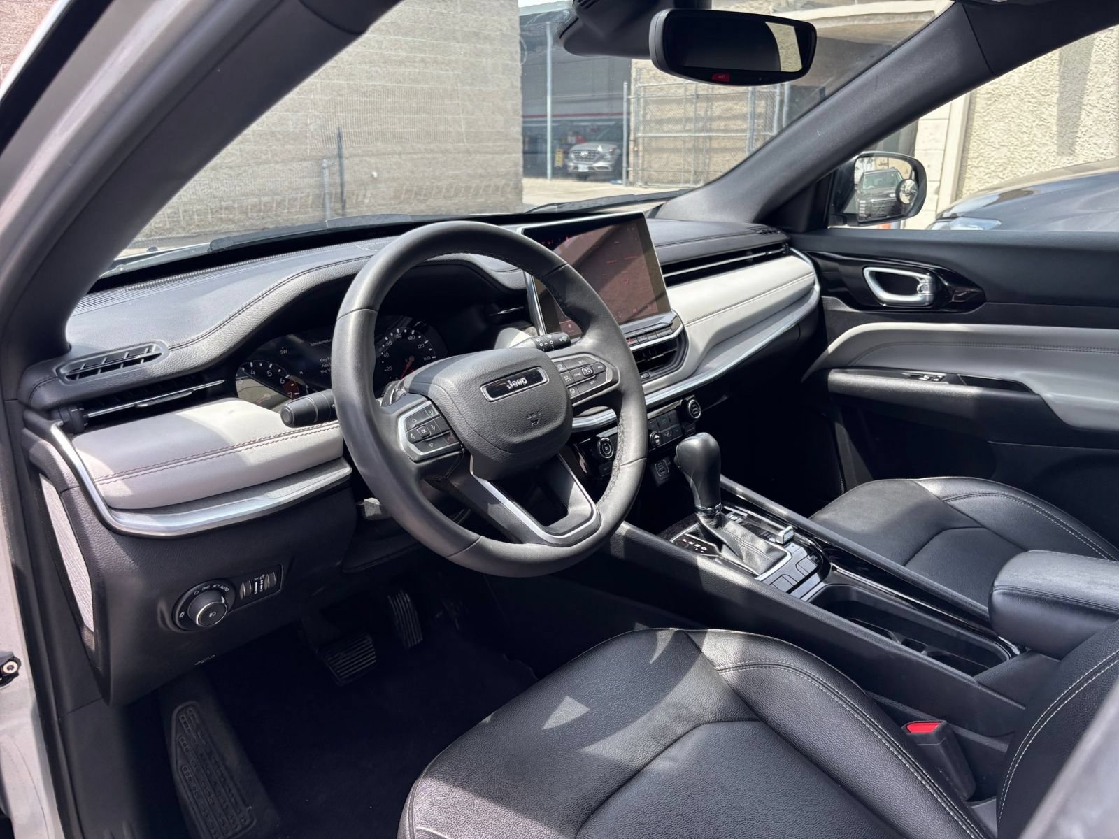 Used 2025 Jeep Compass Limited AWD/4WD image 34