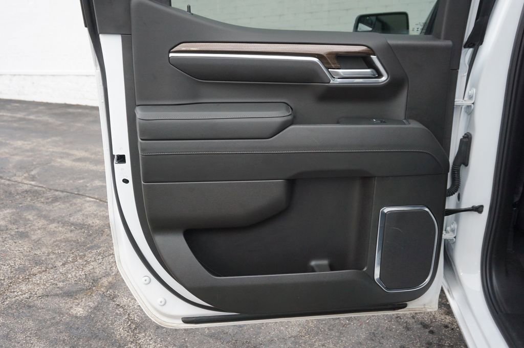 Used 2024 Chevrolet Silverado 1500 LT image 22