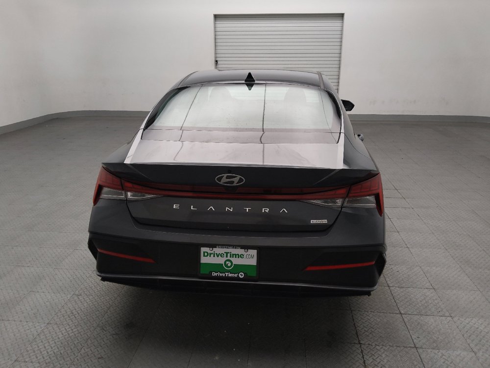 Used 2025 Hyundai Elantra Hybrid FWD image 7