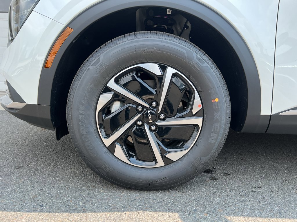 New 2025 Kia Sportage LX image 7