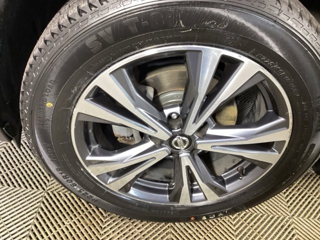 Used 2019 Nissan Rogue SV w/ Sun & Sound Touring Package image 8