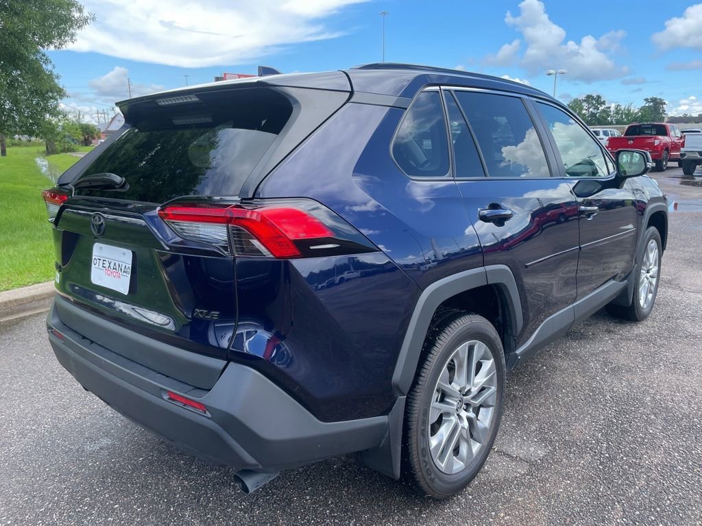 Used 2025 Toyota RAV4 XLE Premium FWD image 8