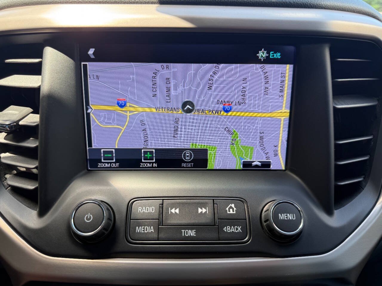Used 2019 GMC Acadia Denali w/ Technology Package FWD image 16