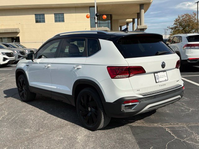 Certified 2024 Volkswagen Taos SE w/ Panoramic Sunroof Package AWD/4WD image 5