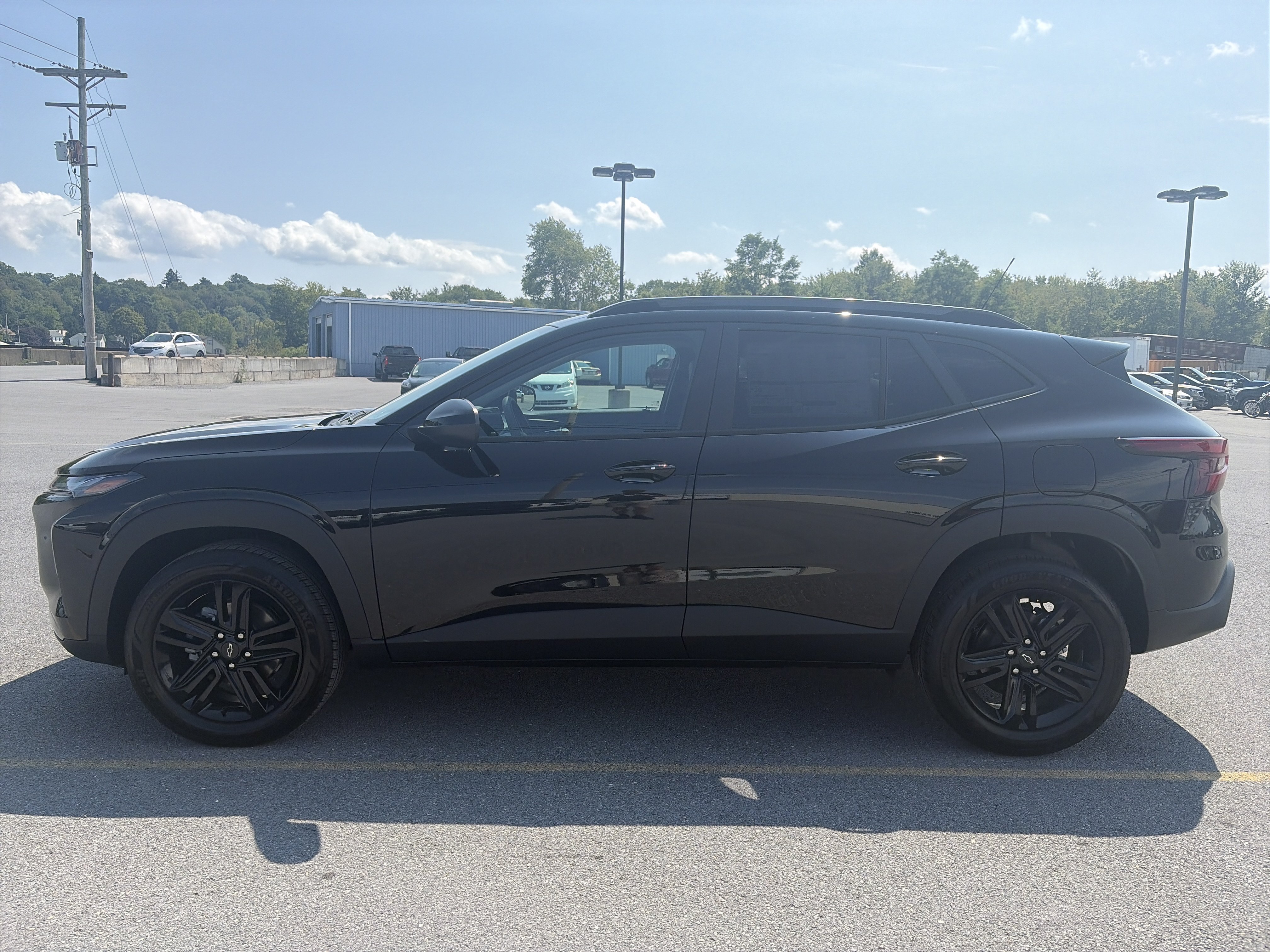 New 2026 Chevrolet Trax ACTIV w/ Driver Confidence Package FWD image 3