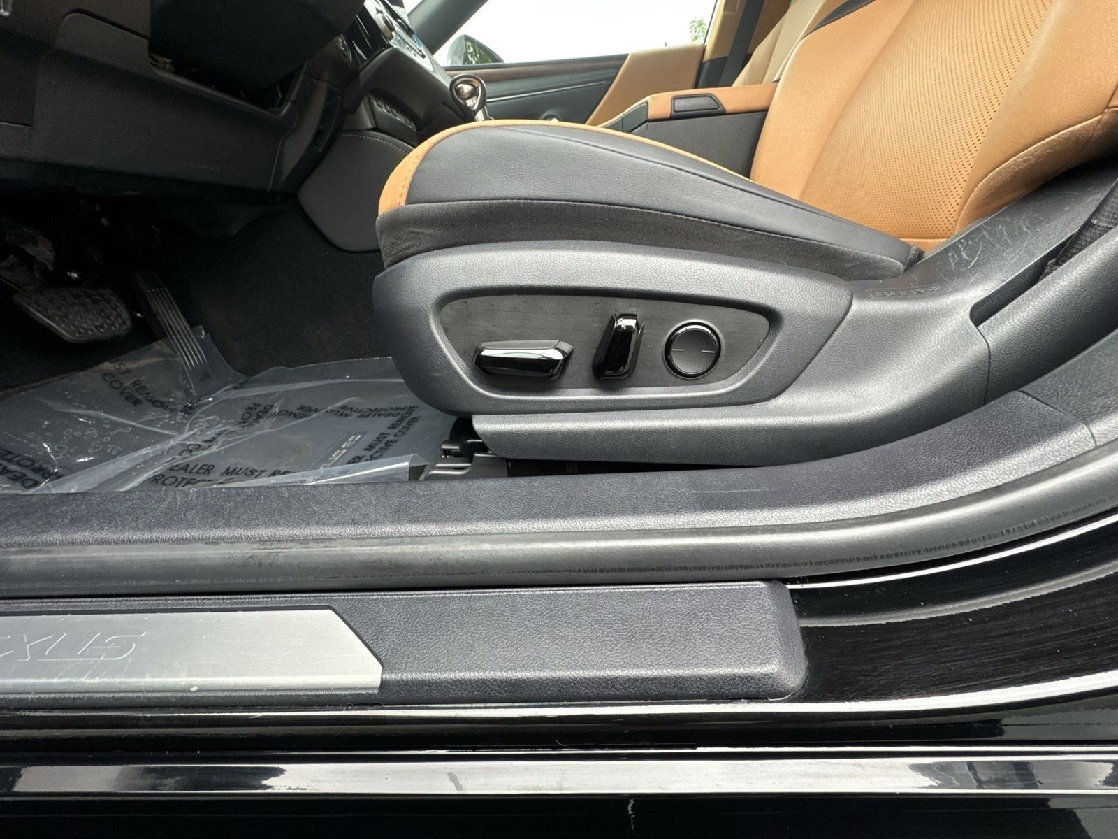 Used 2024 Lexus ES 350 w/ Premium Package FWD image 14