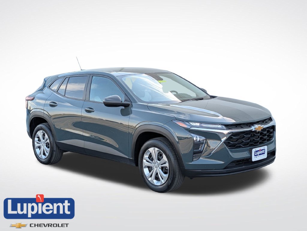 Used 2025 Chevrolet Trax LS w/ Driver Confidence Package